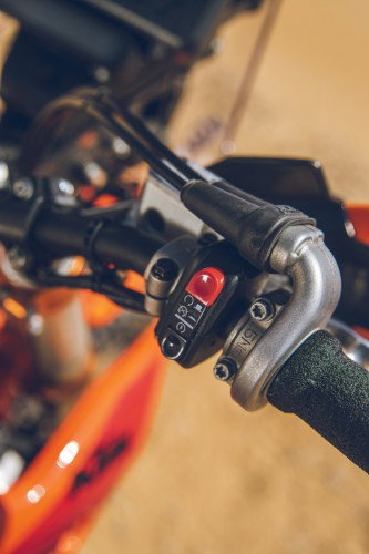 KTM 450 Rally Replica 2027 – Rechte Lenkerarmatur mit Not-Aus-Schalter und Starterknopf