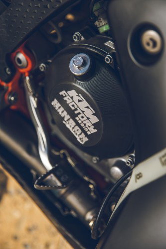 KTM 450 Rally Replica 2027 – Hinson-Kupplungsdeckel mit KTM Factory Racing Logo und Schalthebel