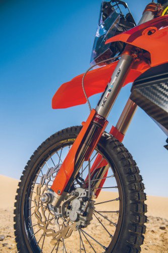 KTM 450 Rally Replica 2027 – WP XACT Pro Gabel mit Brembo-Bremsscheibe vorne und Excel-Felge