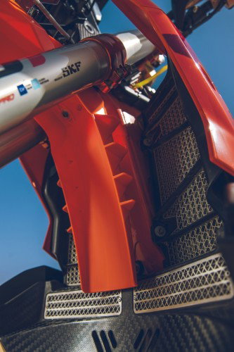 KTM 450 Rally Replica 2027 – Hinterrad-Schwinge mit Kettenspanner und Achse