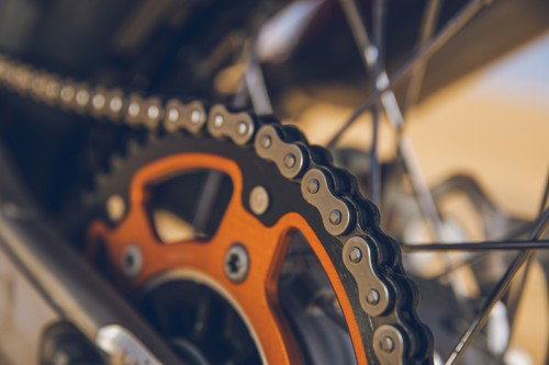 KTM 450 Rally Replica 2027 – LED-Ruecklicht und Heckverkleidung