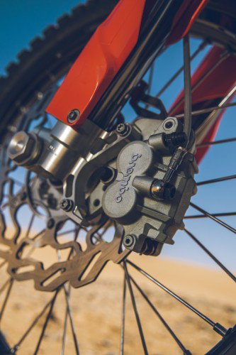 KTM 450 Rally Replica 2027 – Hinterrad-Bremssattel und Bremsleitung