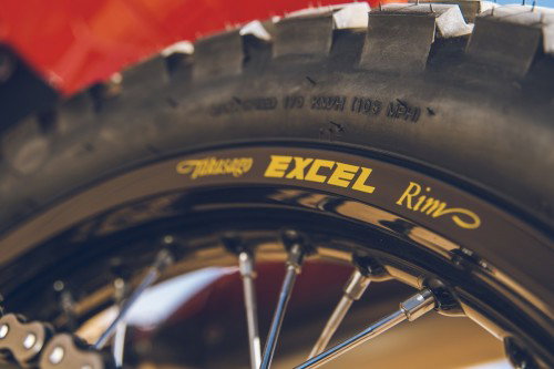 KTM 450 Rally Replica 2027 – Tank-Schnellverschluss und Einfuellstutzen