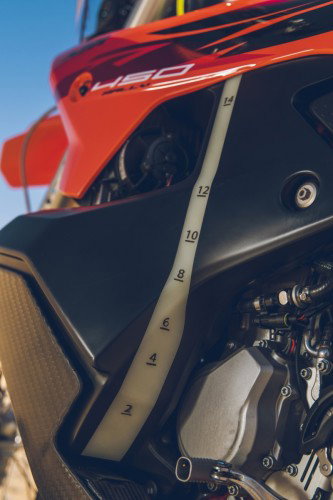 KTM 450 Rally Replica 2027 – Rahmendreieck mit Motor und Luftfilterkasten