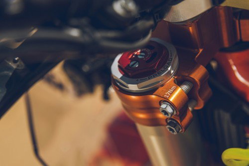 KTM 450 Rally Replica 2027 – Rally-Windschild mit Befestigungsschrauben