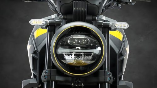 Letbe Arthur 700 2026 – Detailaufnahme des runden LED-Scheinwerfers mit gelbem Zierring, USD-Gabel und LED-Blinkern