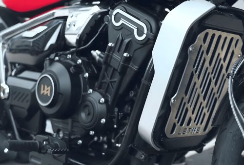 Letbe Punk 500 2026 – Detailansicht 500-cm3-Reihenzweizylinder-Motor mit Kühlerabdeckung und Letbe-Schriftzug am Kühlergitter