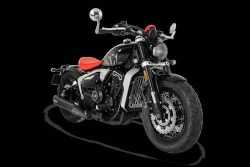 Letbe Punk 500 2026 – Dreiviertelansicht von vorne rechts in Steel Shadow Black vor schwarzem Hintergrund, Freisteller