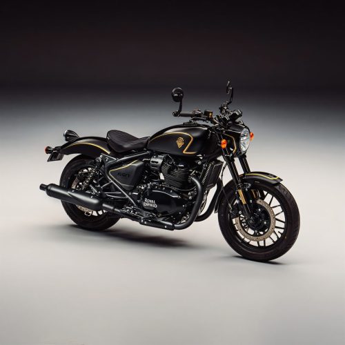 Royal Enfield Shotgun 650 x Rough Crafts – Studio-Dreiviertelansicht von vorne links