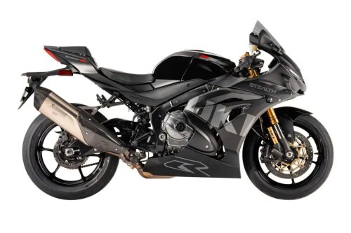 Suzuki GSX-R1000R Stealth – Seitenansicht in Mattschwarz und Glanzschwarz mit goldenen Federelementen und Akrapovič-Endschalldämpfer