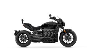 Triumph Rocket 3 GT 2024 – Studio-Seitenansicht von rechts in Granite