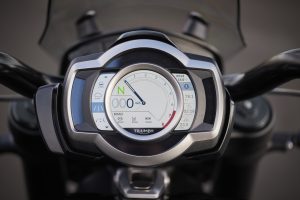 Triumph Rocket 3 GT 2024 – Studioaufnahme
