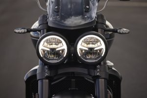 Triumph Rocket 3 GT 2024 – Studioaufnahme