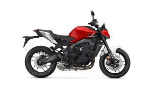 Yamaha MT-09 Y-AMT 2027 – Seitenansicht rechts in Redline (Studio)