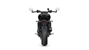 Yamaha XSR900 2027 – Studioaufnahme Heckansicht in Midnight Black