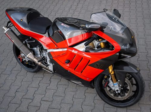 Yoshimura Tornado S-1 – Seitenansicht schräg von vorn mit vollständig sichtbarer Yoshimura-Katakana-Beschriftung (Poland-Exemplar Nr. 21)